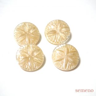 ベージュ　ヴィンテージボタン チェコガラスボタン　PCZB107