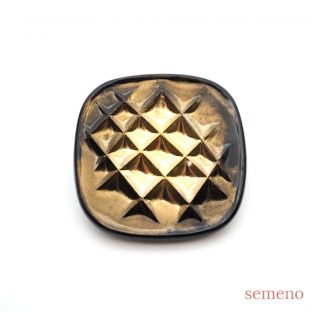 スクエア　ブラック　ゴールドペイント　ガラスボタン　　CGB1119