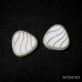 ホワイト　三角カボション　　ヴィンテージ　チェコガラス　カボション　PCZC015