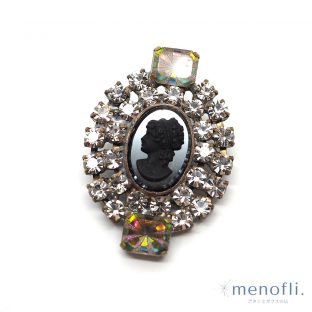 黒カメオ ブローチ風　チェコガラスボタン