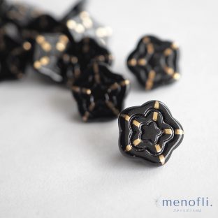 黒　花型　ヴィンテージボタン チェコガラスボタン　RCZB028