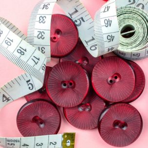 おしゃれなボタンに付け替える際のポイント